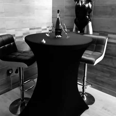 Yetişkin Oteli Why Not Lédignan