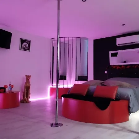 Why Not Yetişkin Oteli Lédignan